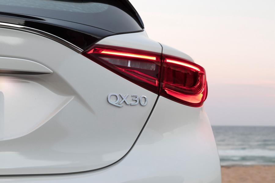 Детали экстерьера Infiniti QX30 2.0t AWD Sport 2018 года  (AU) (фото 26 из 34)